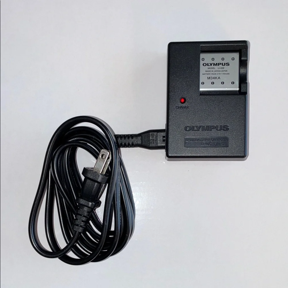 Olympus Li-40C Battery Charger with Cord